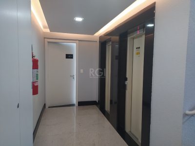 Apartamento à venda com 123m², 3 quartos, 1 suíte, 2 vagas no bairro Petrópolis em Porto Alegre - Foto 2