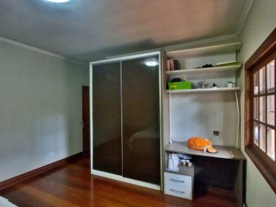 Casa à venda com 420m², 4 quartos, 1 suíte, 5 vagas no bairro Santa Tecla em Porto Alegre - Foto 24