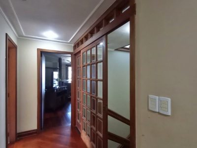 Casa à venda com 420m², 4 quartos, 1 suíte, 5 vagas no bairro Santa Tecla em Porto Alegre - Foto 26