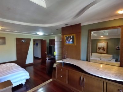 Casa à venda com 420m², 4 quartos, 1 suíte, 5 vagas no bairro Santa Tecla em Porto Alegre - Foto 30