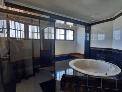 Casa à venda com 420m², 4 quartos, 1 suíte, 5 vagas no bairro Santa Tecla em Porto Alegre - Foto 34