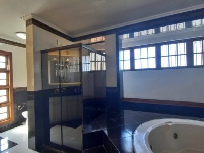 Casa à venda com 420m², 4 quartos, 1 suíte, 5 vagas no bairro Santa Tecla em Porto Alegre - Foto 37