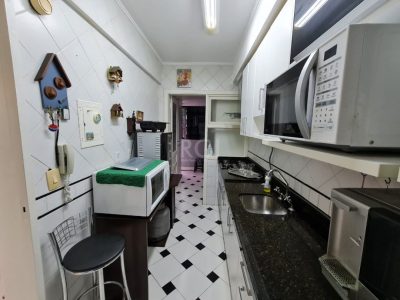 Apartamento à venda com 94m², 3 quartos, 1 suíte, 1 vaga no bairro Menino Deus em Porto Alegre - Foto 11