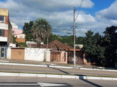 Casa à venda com 638m², 2 quartos, 1 suíte, 2 vagas no bairro Glória em Porto Alegre - Foto 2