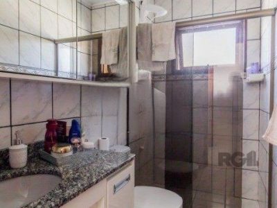 Casa à venda com 216m², 3 quartos, 2 suítes no bairro Partenon em Porto Alegre - Foto 10