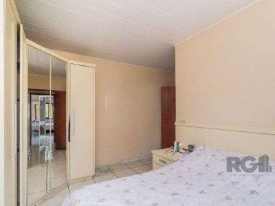 Casa à venda com 216m², 3 quartos, 2 suítes no bairro Partenon em Porto Alegre - Foto 14