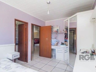 Casa à venda com 216m², 3 quartos, 2 suítes no bairro Partenon em Porto Alegre - Foto 18