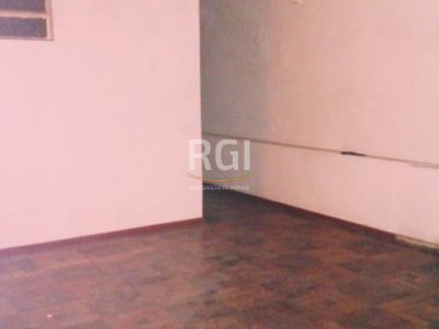 Casa à venda com 140m², 3 quartos, 3 vagas no bairro Santo Antônio em Porto Alegre - Foto 8