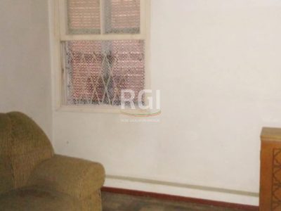 Casa à venda com 140m², 3 quartos, 3 vagas no bairro Santo Antônio em Porto Alegre - Foto 10