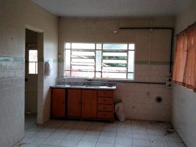 Casa à venda com 140m², 3 quartos, 3 vagas no bairro Santo Antônio em Porto Alegre - Foto 9