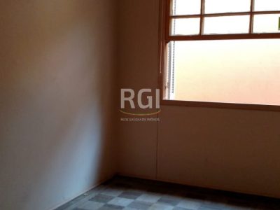 Casa à venda com 140m², 3 quartos, 3 vagas no bairro Santo Antônio em Porto Alegre - Foto 11