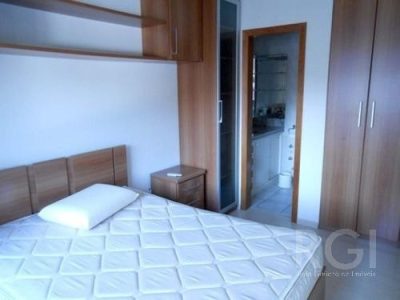 Apartamento à venda com 68m², 2 quartos, 1 suíte, 1 vaga no bairro Higienópolis em Porto Alegre - Foto 6