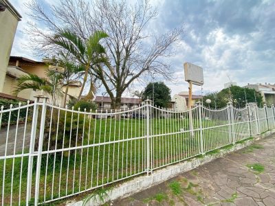 Casa à venda com 840m², 7 quartos, 3 suítes, 8 vagas no bairro Medianeira em Porto Alegre - Foto 2