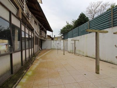 Casa à venda com 840m², 7 quartos, 3 suítes, 8 vagas no bairro Medianeira em Porto Alegre - Foto 11