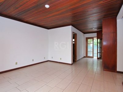 Casa à venda com 840m², 7 quartos, 3 suítes, 8 vagas no bairro Medianeira em Porto Alegre - Foto 45