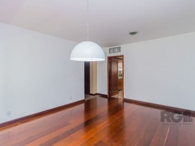 Apartamento à venda com 189m², 3 quartos, 1 suíte, 3 vagas no bairro Moinhos de Vento em Porto Alegre - Foto 10