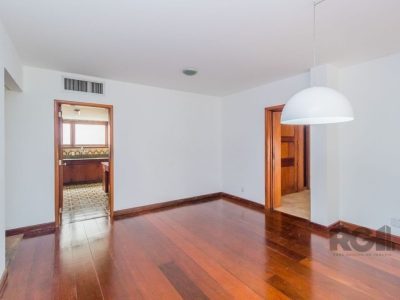 Apartamento à venda com 189m², 3 quartos, 1 suíte, 3 vagas no bairro Moinhos de Vento em Porto Alegre - Foto 9