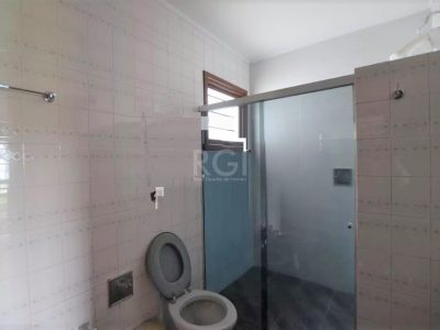 Casa à venda com 267m², 4 quartos, 1 suíte, 2 vagas no bairro Tristeza em Porto Alegre - Foto 16