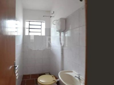 Casa à venda com 267m², 4 quartos, 1 suíte, 2 vagas no bairro Tristeza em Porto Alegre - Foto 35