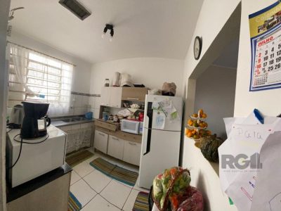 Casa à venda com 330m², 5 quartos, 1 suíte, 3 vagas no bairro Santana em Porto Alegre - Foto 4