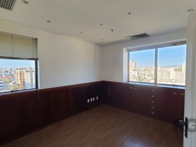 Conjunto/Sala à venda com 170m² no bairro Menino Deus em Porto Alegre - Foto 2