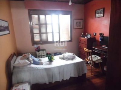 Casa à venda com 150m², 3 quartos, 1 suíte, 5 vagas no bairro Vila Ipiranga em Porto Alegre - Foto 10