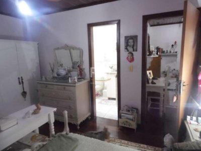 Casa à venda com 150m², 3 quartos, 1 suíte, 5 vagas no bairro Vila Ipiranga em Porto Alegre - Foto 15