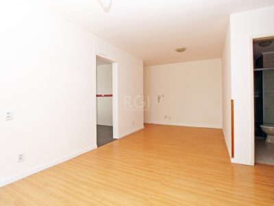 Apartamento à venda com 93m², 3 quartos, 1 suíte, 1 vaga no bairro Petrópolis em Porto Alegre - Foto 3