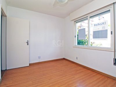 Apartamento à venda com 93m², 3 quartos, 1 suíte, 1 vaga no bairro Petrópolis em Porto Alegre - Foto 8