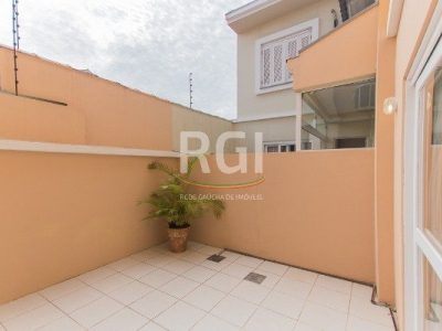 Casa à venda com 187m², 3 quartos, 1 suíte, 2 vagas no bairro Ipanema em Porto Alegre - Foto 10