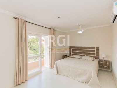 Casa à venda com 187m², 3 quartos, 1 suíte, 2 vagas no bairro Ipanema em Porto Alegre - Foto 13