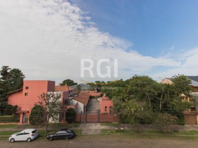 Casa à venda com 187m², 3 quartos, 1 suíte, 2 vagas no bairro Ipanema em Porto Alegre - Foto 23