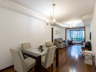 Apartamento à venda com 116m², 3 quartos, 1 suíte, 1 vaga no bairro Menino Deus em Porto Alegre - Foto 8