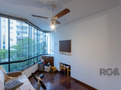 Apartamento à venda com 116m², 3 quartos, 1 suíte, 1 vaga no bairro Menino Deus em Porto Alegre - Foto 12