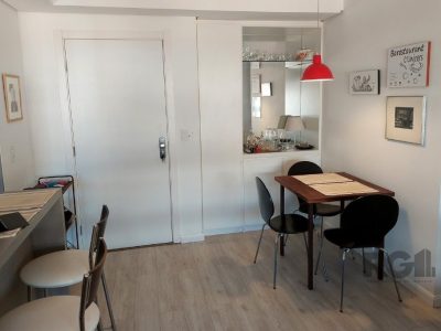 Apartamento à venda com 65m², 3 quartos, 1 suíte, 1 vaga no bairro Petrópolis em Porto Alegre - Foto 2