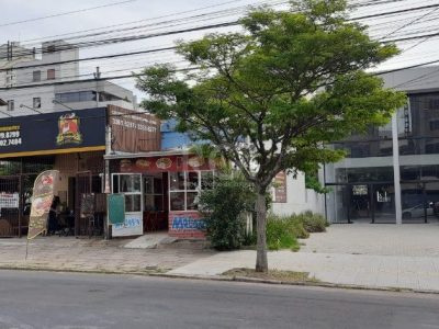 Casa à venda com 230m², 1 vaga no bairro Passo d'Areia em Porto Alegre - Foto 4