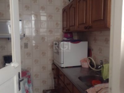 Apartamento à venda com 74m², 3 quartos no bairro Auxiliadora em Porto Alegre - Foto 2