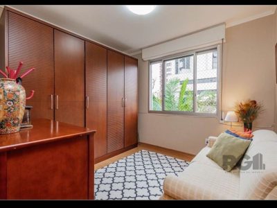 Apartamento à venda com 105m², 3 quartos, 1 suíte, 1 vaga no bairro Higienópolis em Porto Alegre - Foto 11