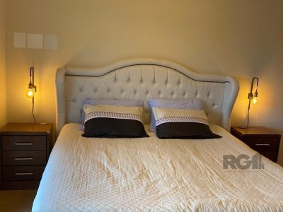 Apartamento à venda com 105m², 3 quartos, 1 suíte, 1 vaga no bairro Higienópolis em Porto Alegre - Foto 9