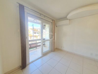 Apartamento à venda com 65m², 2 quartos, 1 vaga no bairro Azenha em Porto Alegre - Foto 2