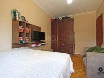 Casa à venda com 300m², 6 quartos, 1 suíte, 3 vagas no bairro Menino Deus em Porto Alegre - Foto 23