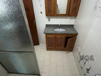 Casa à venda com 262m², 3 quartos, 1 suíte, 2 vagas no bairro Anchieta em Porto Alegre - Foto 25