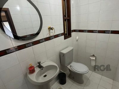 Casa à venda com 262m², 3 quartos, 1 suíte, 2 vagas no bairro Anchieta em Porto Alegre - Foto 29