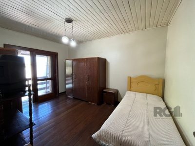 Casa à venda com 262m², 3 quartos, 1 suíte, 2 vagas no bairro Anchieta em Porto Alegre - Foto 33