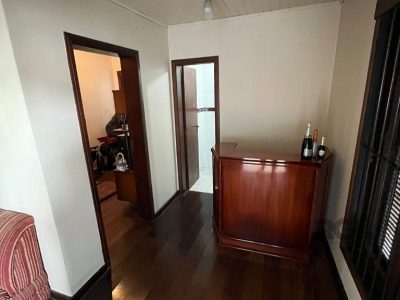 Casa à venda com 262m², 3 quartos, 1 suíte, 2 vagas no bairro Anchieta em Porto Alegre - Foto 34