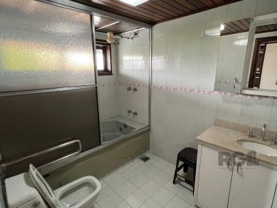 Casa à venda com 262m², 3 quartos, 1 suíte, 2 vagas no bairro Anchieta em Porto Alegre - Foto 37