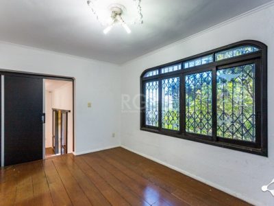 Casa à venda com 500m², 3 quartos, 3 suítes, 4 vagas no bairro Vila Ipiranga em Porto Alegre - Foto 19