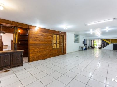 Casa à venda com 500m², 3 quartos, 3 suítes, 4 vagas no bairro Vila Ipiranga em Porto Alegre - Foto 4