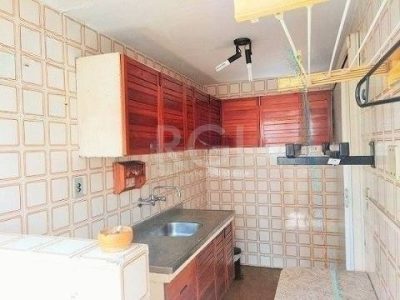 Apartamento à venda com 61m², 2 quartos, 1 suíte, 1 vaga no bairro Menino Deus em Porto Alegre - Foto 4