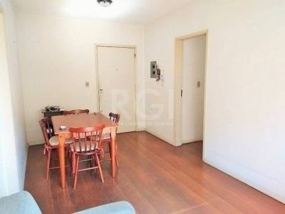 Apartamento à venda com 61m², 2 quartos, 1 suíte, 1 vaga no bairro Menino Deus em Porto Alegre - Foto 2